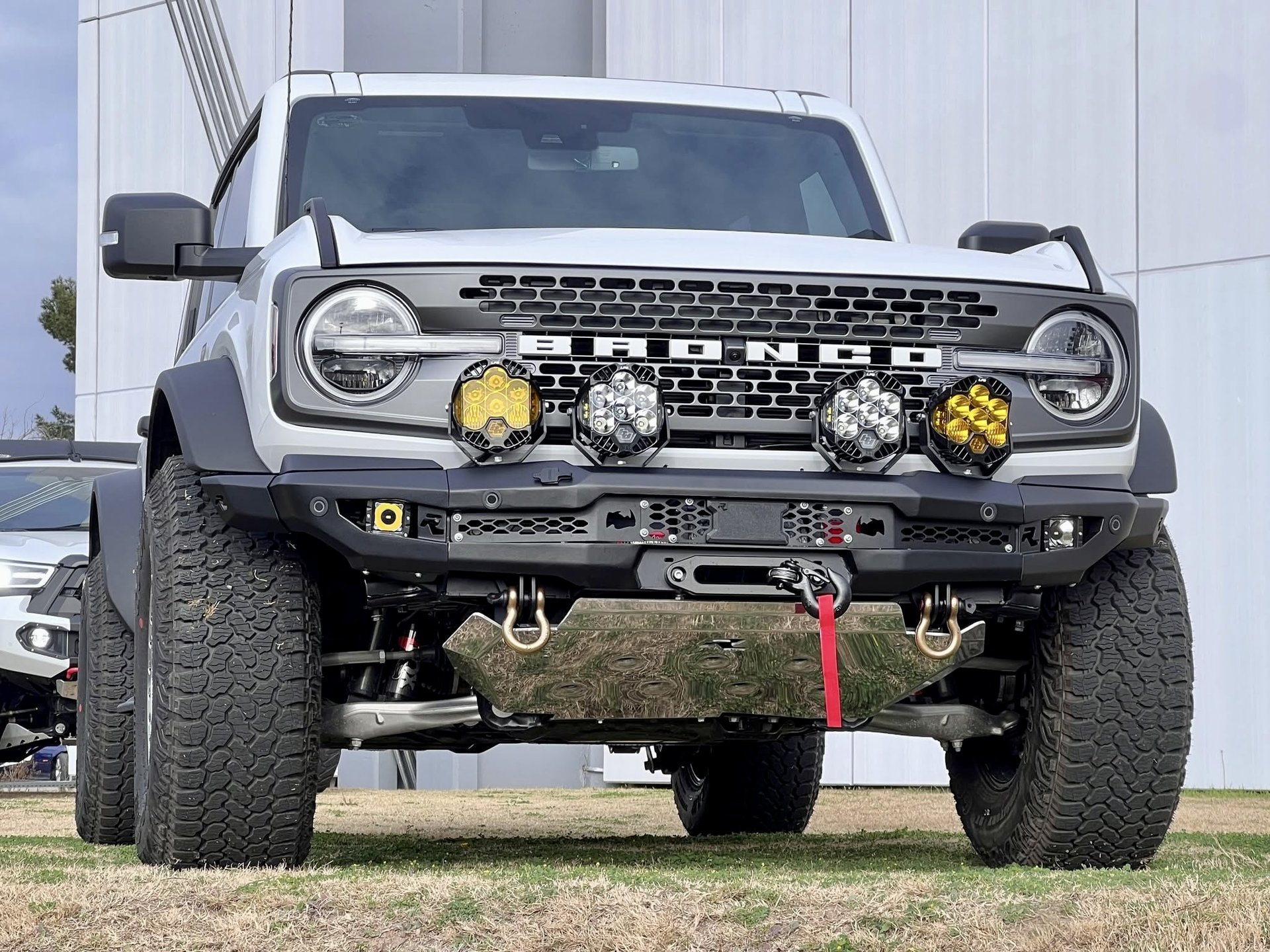FORD BRONCO 2020+ FRONT BUMPER