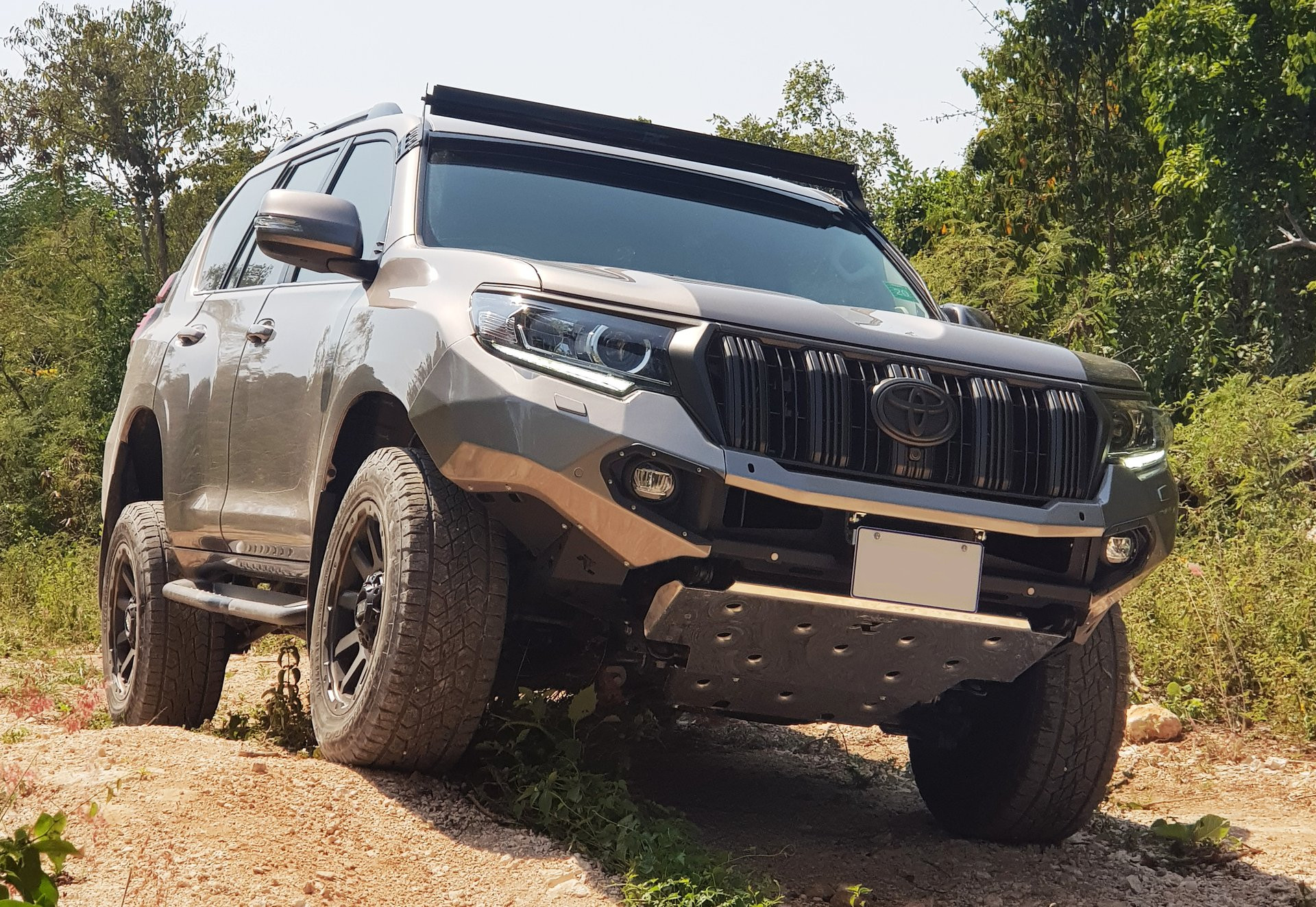 LAND CRUISER PRADO 2017-2025 FRONT BUMPER