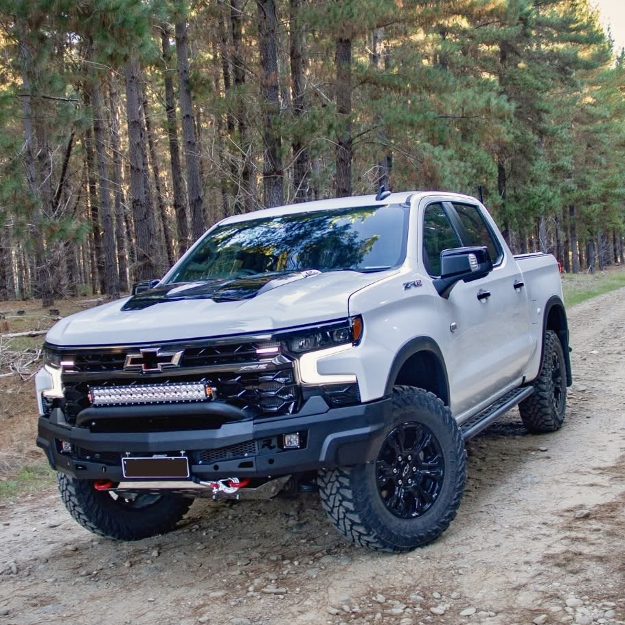 CHEVROLET SILVERADO 1500 2023+ FRONT BUMPER