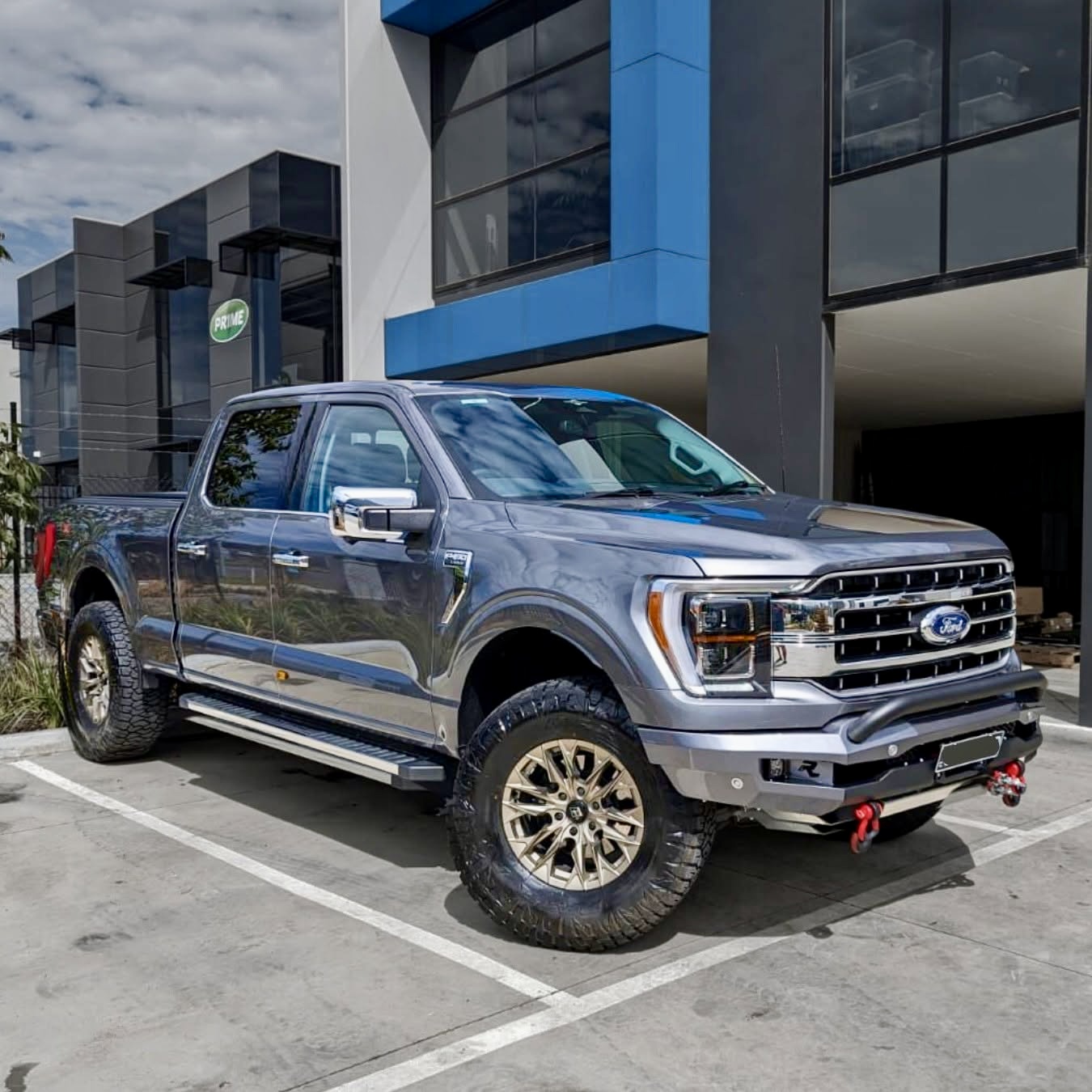 FORD F150 2021+ FRONT BUMPER