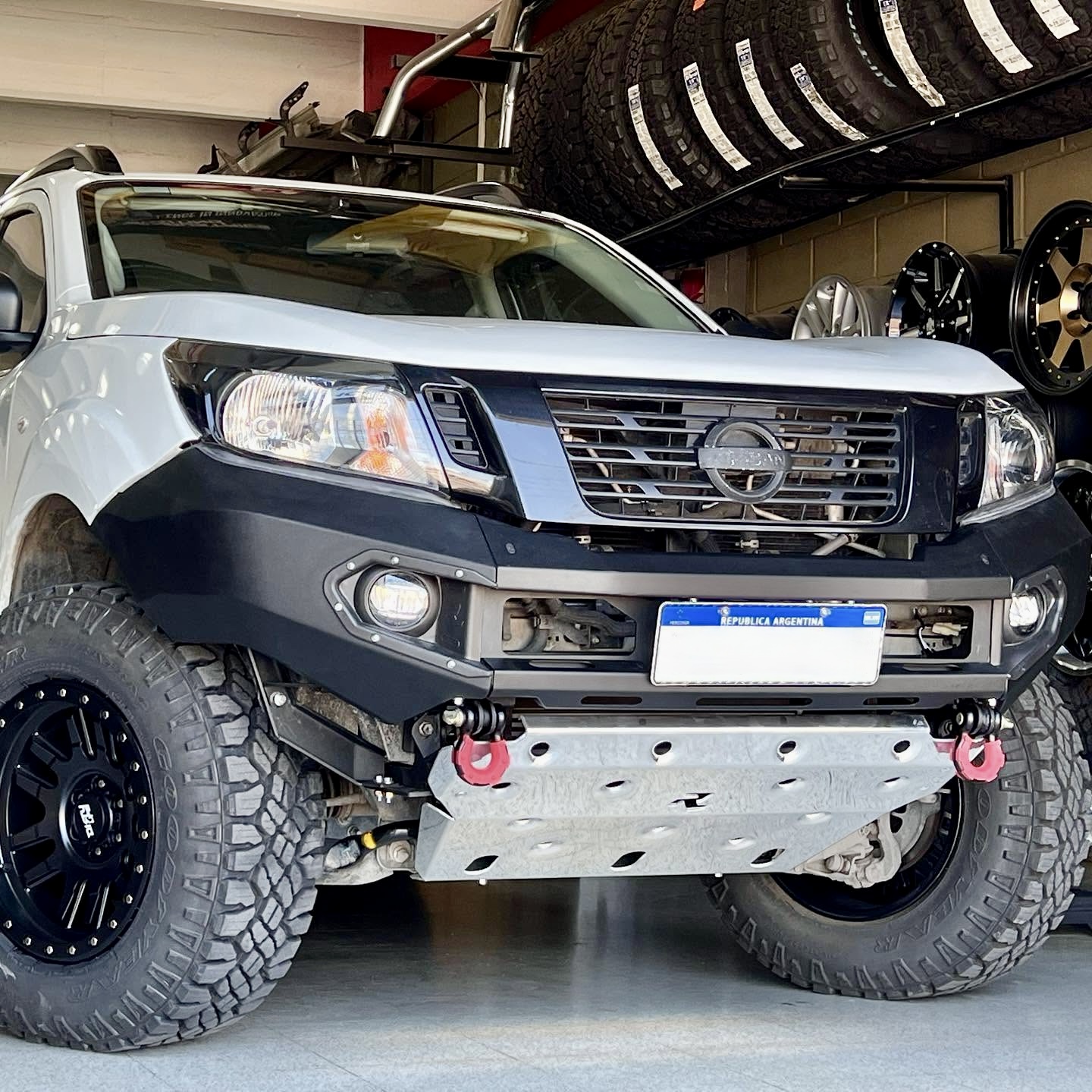 NISSAN FRONTIER NP300 2015-2021 FRONT BUMPER