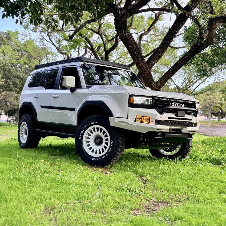 TOYOTA LAND CRUISER PRADO 2025+ FRONT BUMPER