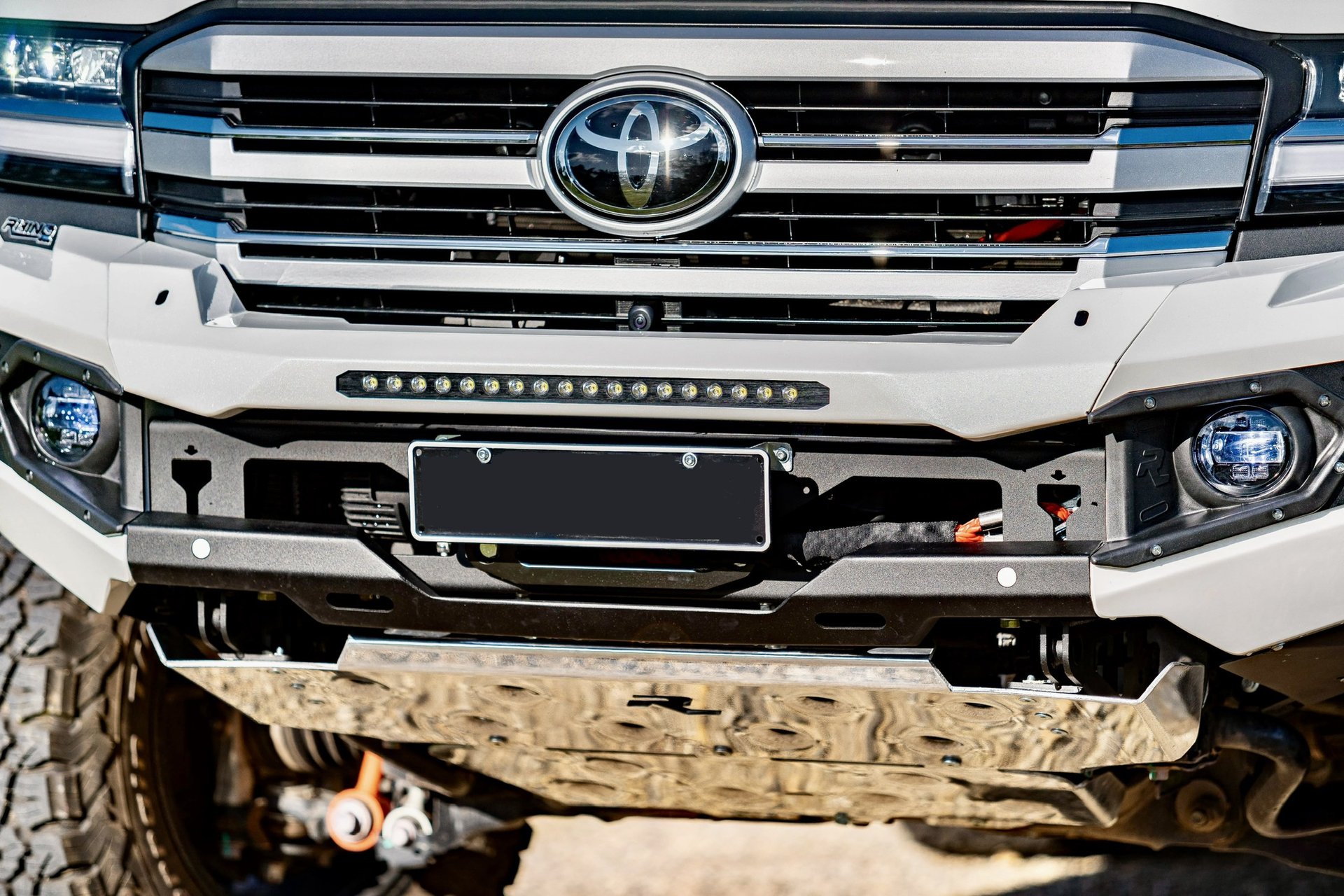 TOYOTA LAND CRUISER 300 2021+ FRONT BUMPER