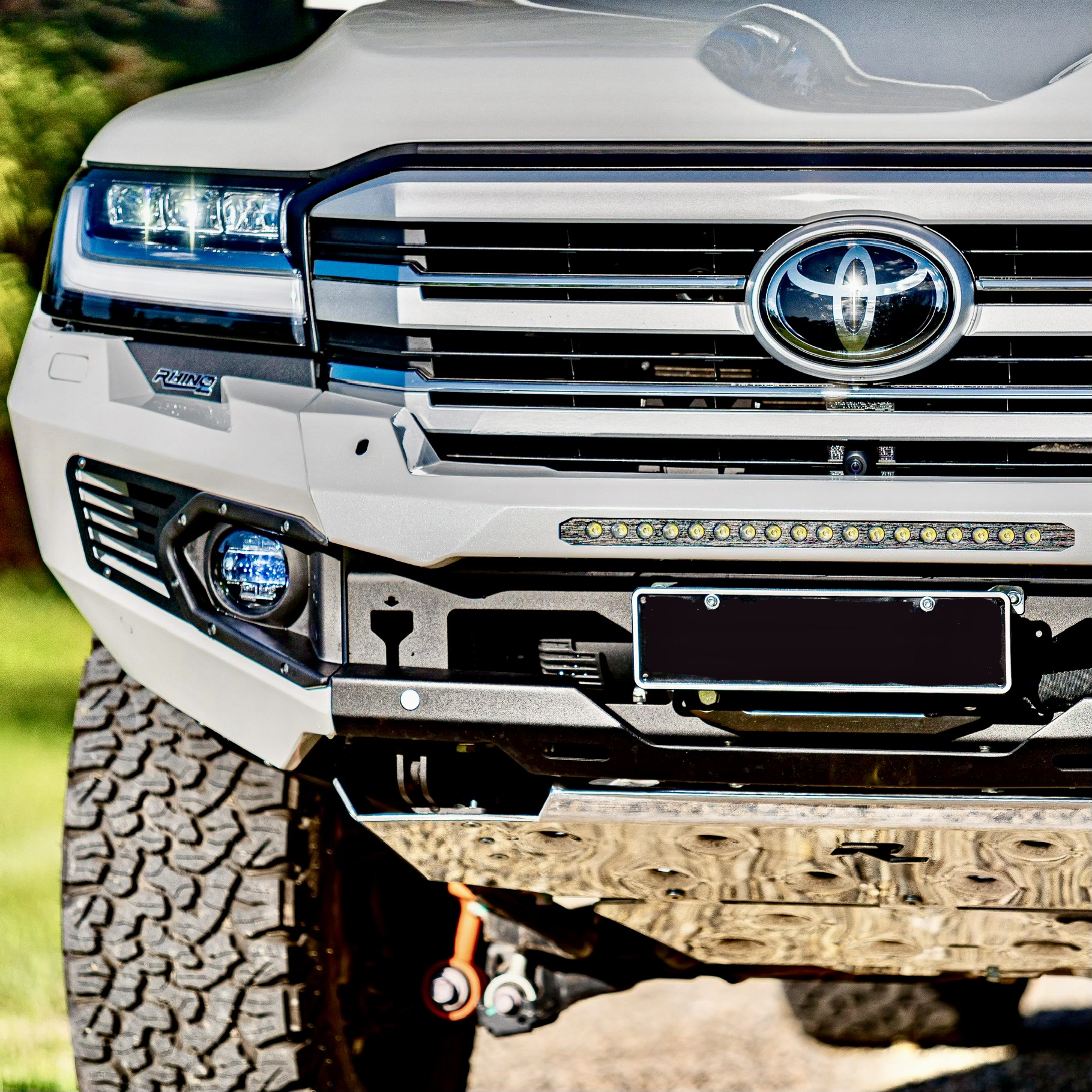 TOYOTA LAND CRUISER 300 2021+ FRONT BUMPER