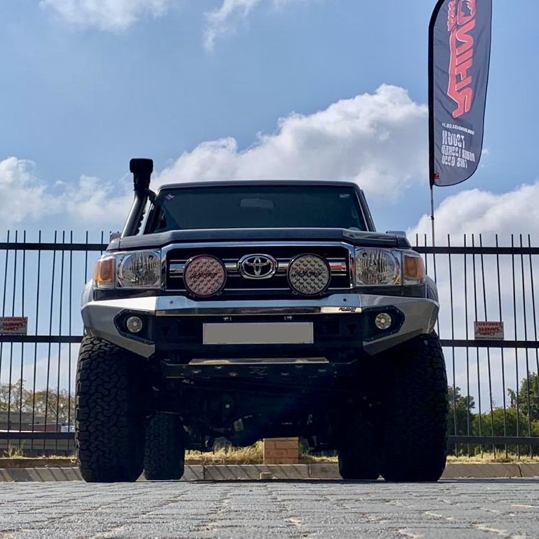 TOYOTA LAND CRUISER 70 1990-2022 FRONT BUMPER