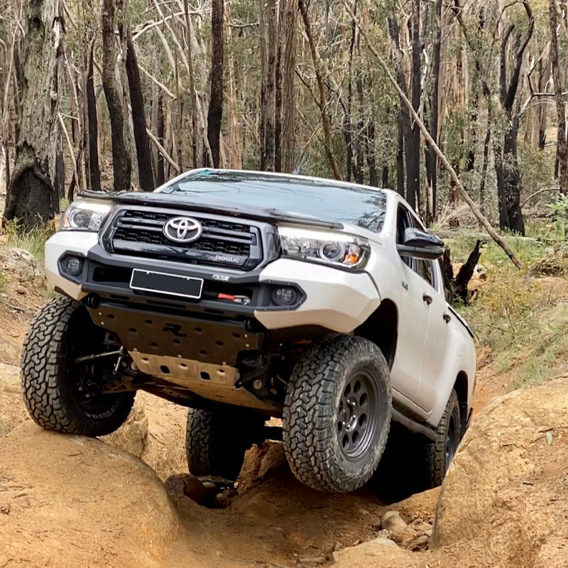 TOYOTA HILUX 2018-2020 FRONT BUMPER